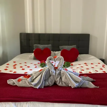 Love Room Avec Jacuzzi & Lit King Size Saint-Etienne  Exterior photo